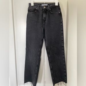 Zara High Rise Straight Jeans/ Size 26 (US 2)